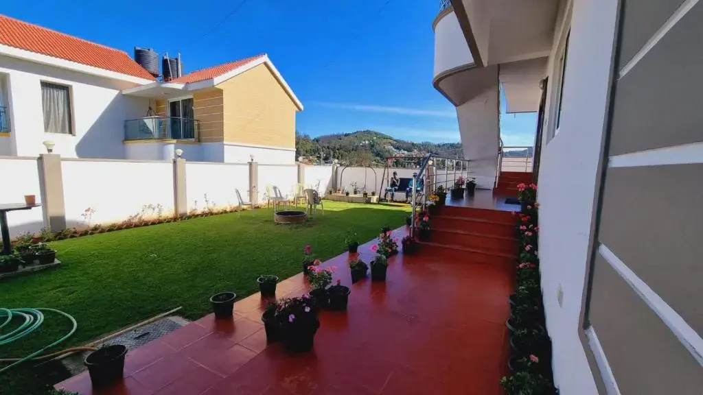 Ути: SAIBALA RESlDENCY - NEAR BOAT HOUSE