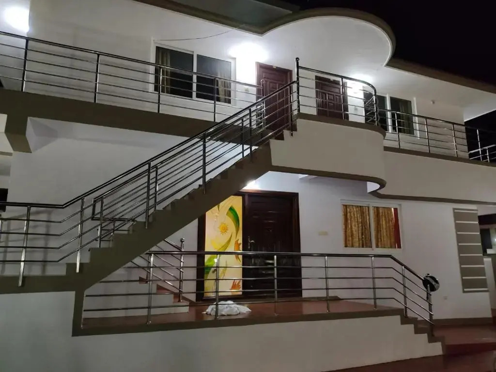 Ути: SAIBALA RESlDENCY - NEAR BOAT HOUSE