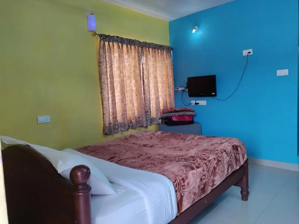 Ути: SAIBALA RESlDENCY - NEAR BOAT HOUSE