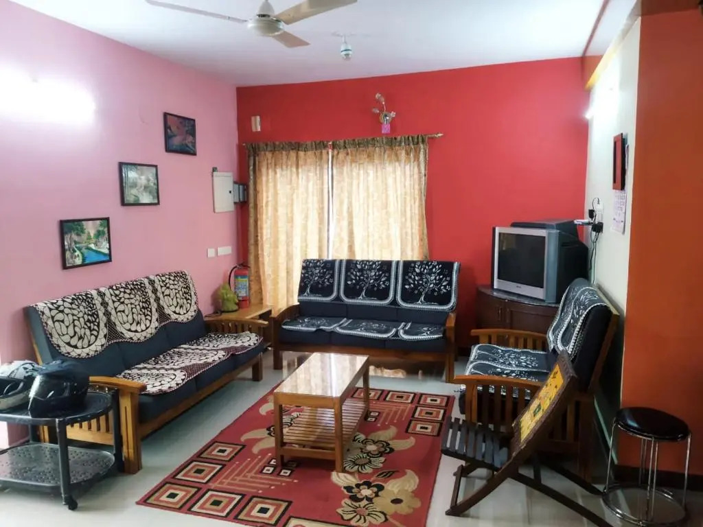 Ути: SAIBALA RESlDENCY - NEAR BOAT HOUSE