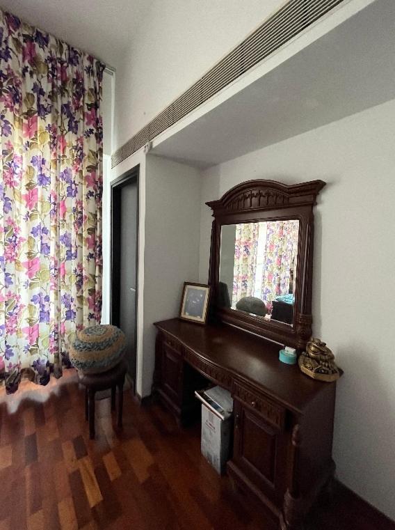 Мумбаи: Private Bedroom in a Shared Apartment