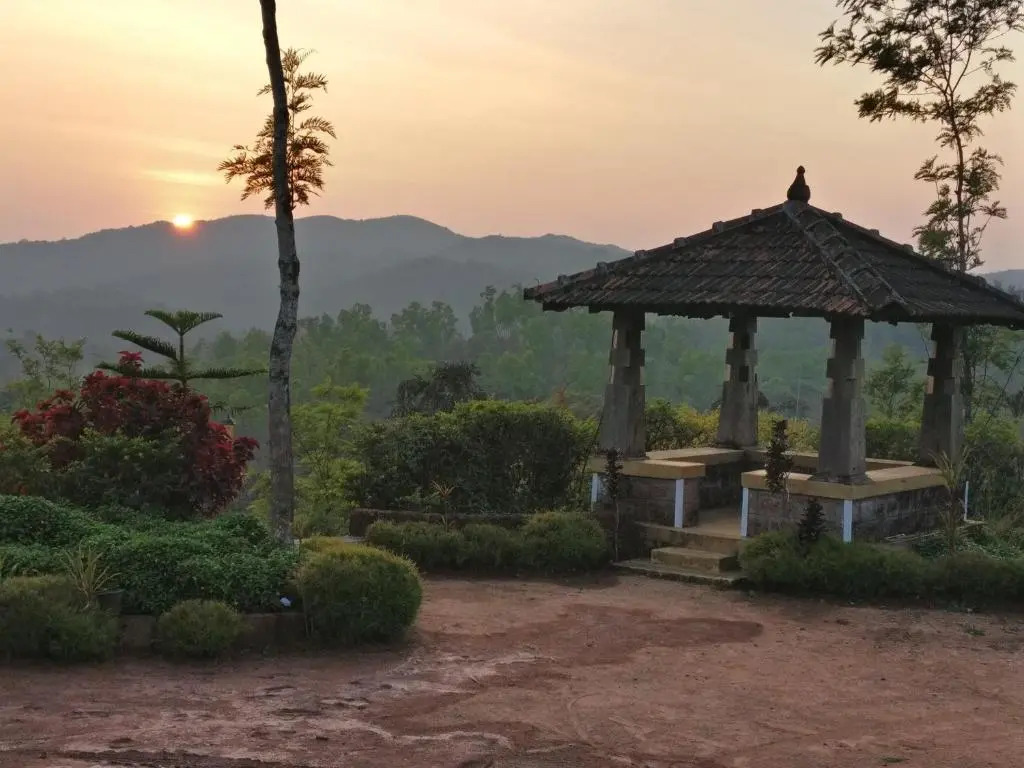 Кушалнагар: Jade Hills Coorg
