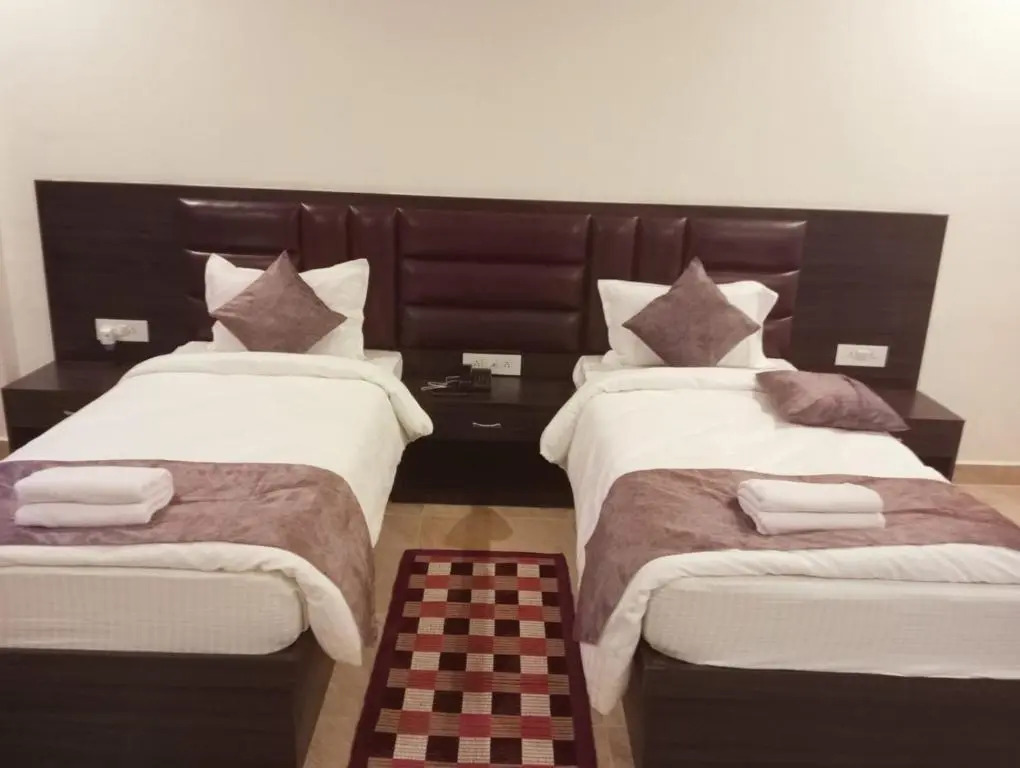 Кушинагар: Hotel Leela Galaxy