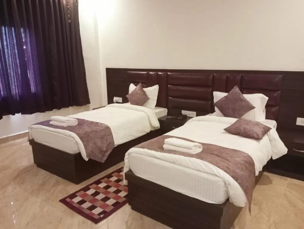 Кушинагар: Hotel Leela Galaxy