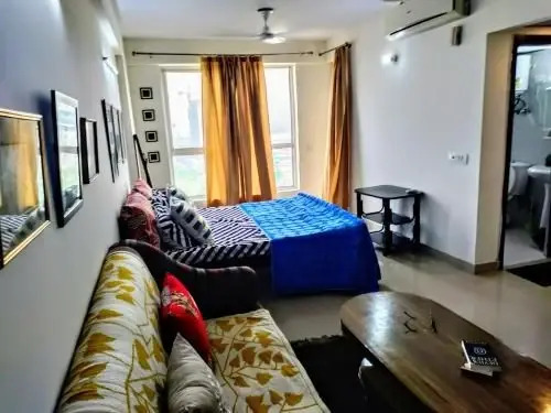 Нойда: Entire Studio Apt/Suite near Mall/Metro/ExpoMart