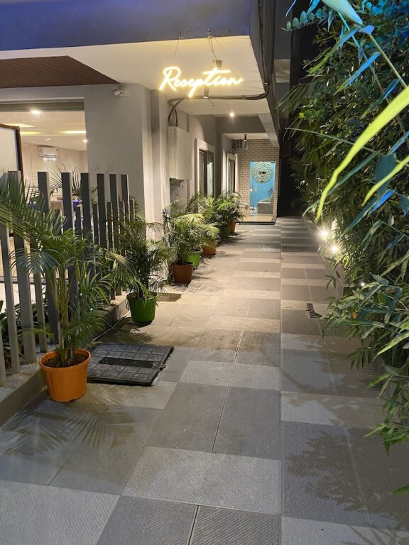 Индаур: Hotel Mumbai House LIG Behind CHL Hospital