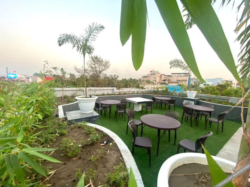 Индаур: Hotel Mumbai House LIG Behind CHL Hospital