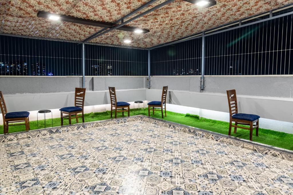 Мумбаи: OSI Service Apartments Jogeshwari West