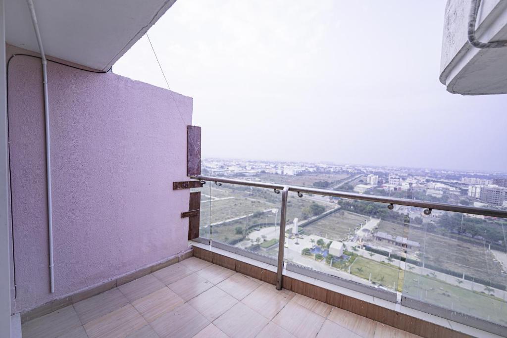 Индаур: 16th Floor 2BHK Fully Furnished Service Apartment
