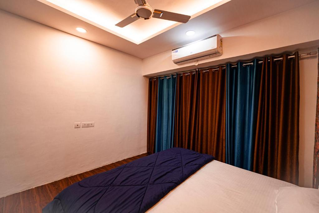 Индаур: 16th Floor 2BHK Fully Furnished Service Apartment