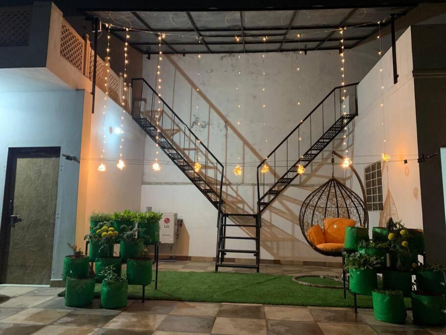 Джайпур: Mango Tree Suites ✪Centrally Located ✪3 BedRooms ✪Parking ✪5 Star Rating