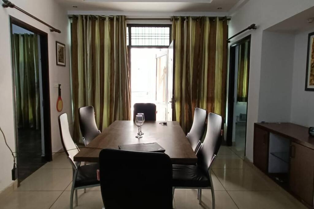 Лакхнау: 3 BHK In VIPArea, Hazrat Ganj, Lucknow