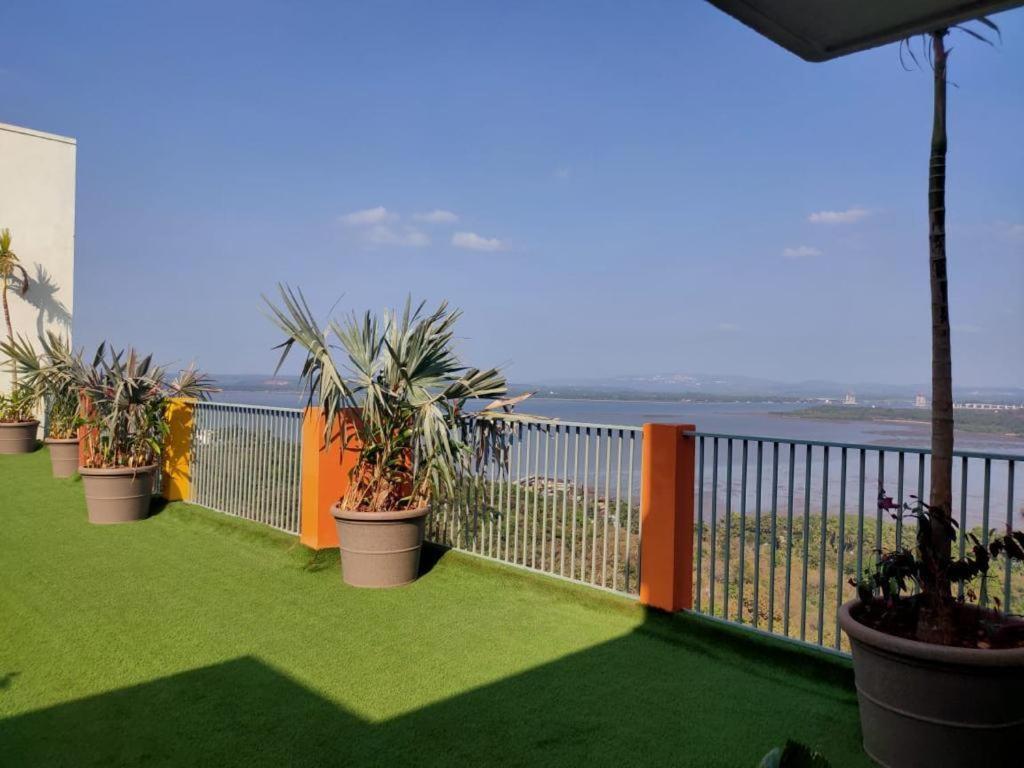 Южный Гоа: Nirvana Paraiso -2bhk with Lovely Sunrise Seaview.