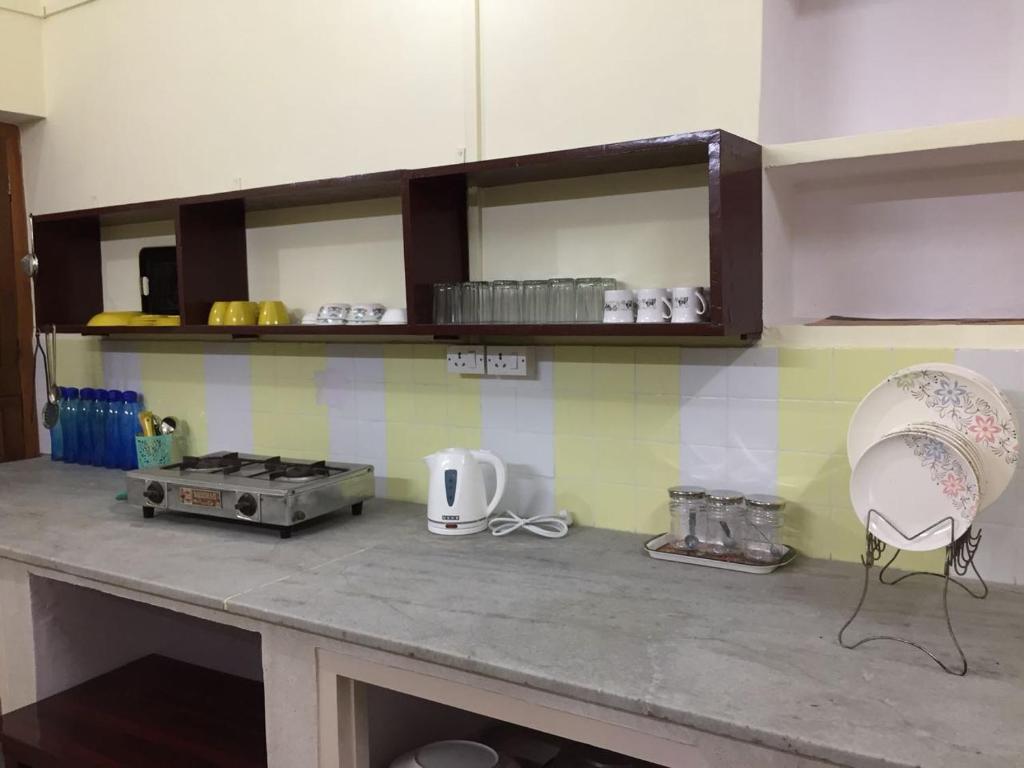 Варанаси: 2 AC Rooms with Kitchen & Lounge near Ganges