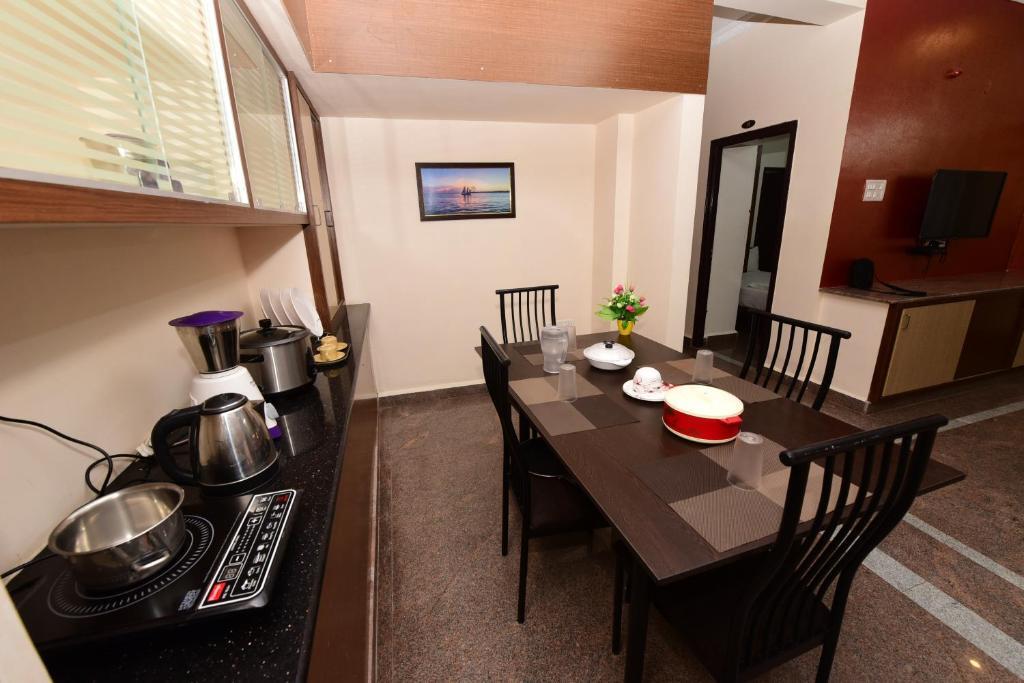 Тирупати: Sree Service apartments