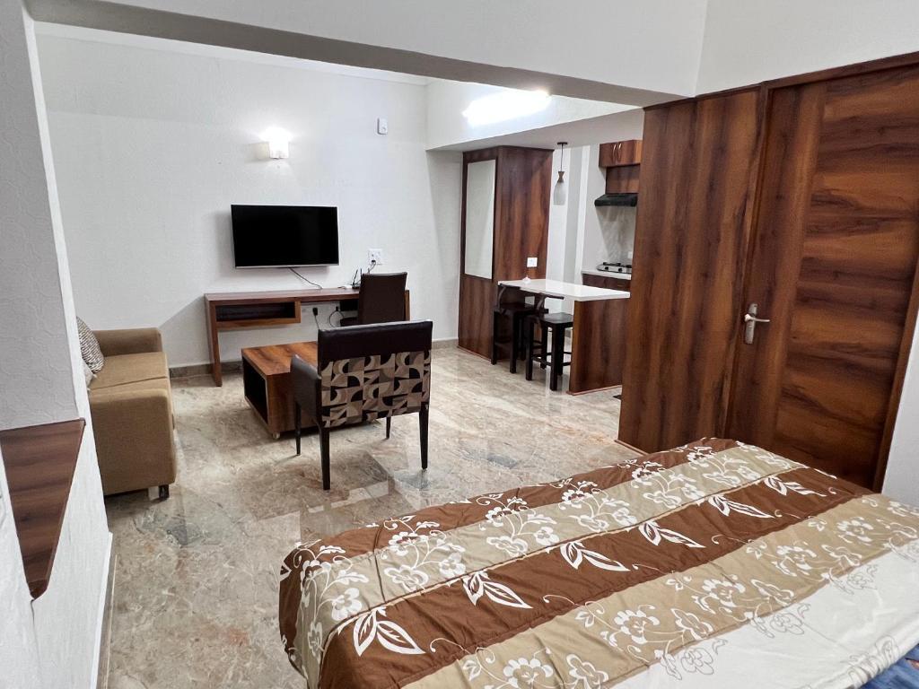 Газиабад: Premium 1 bedroom Assotech Cabana Studio
