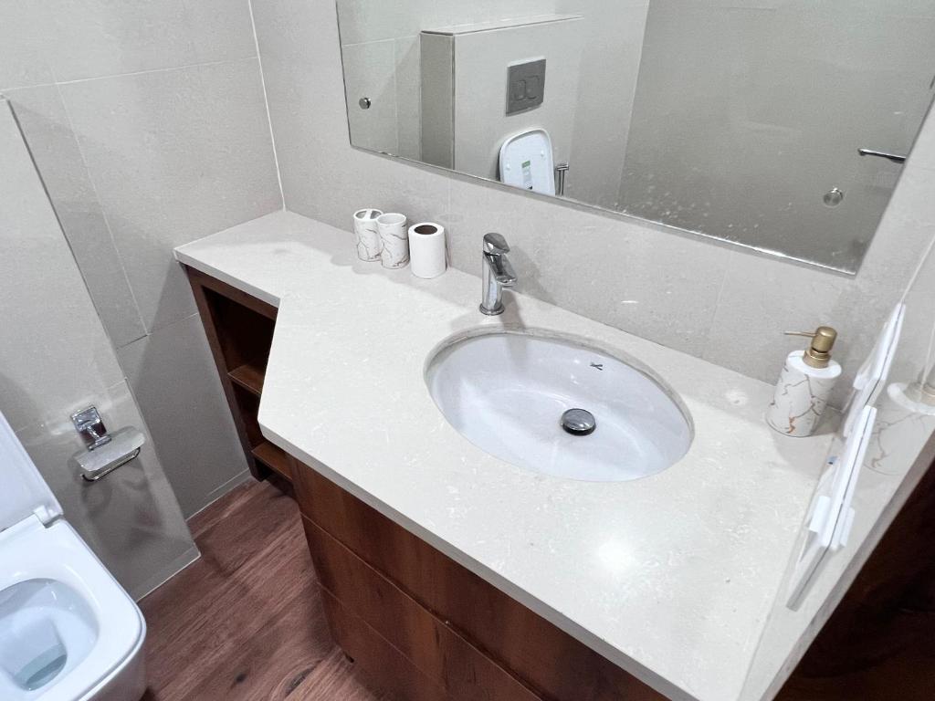Газиабад: Premium 1 bedroom Assotech Cabana Studio