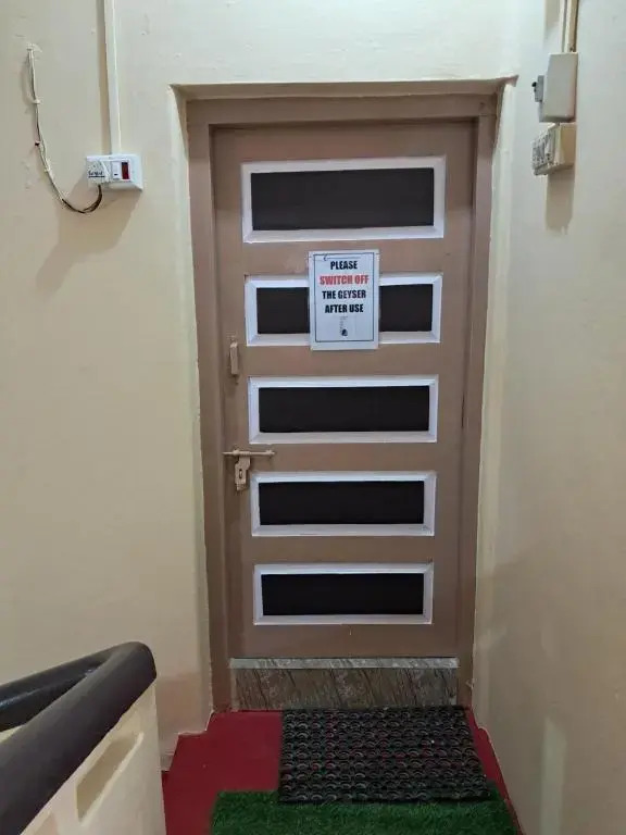 1 Room for 4 Guests OR 2 BHK for 4 to 10 Guests with AC for Families — фото 2