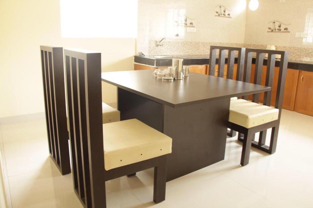 Коимбатур: Baba house service apartment
