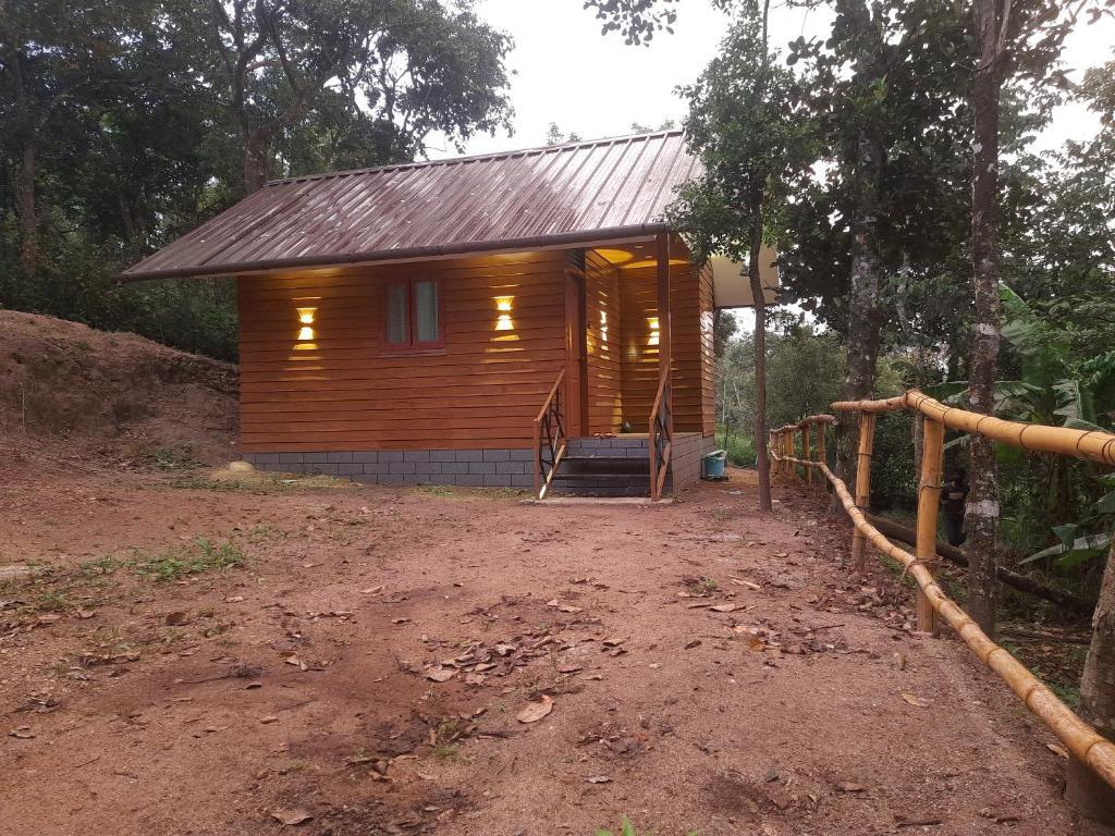 Рамаккалмеду: Mountainmist wooden cottages