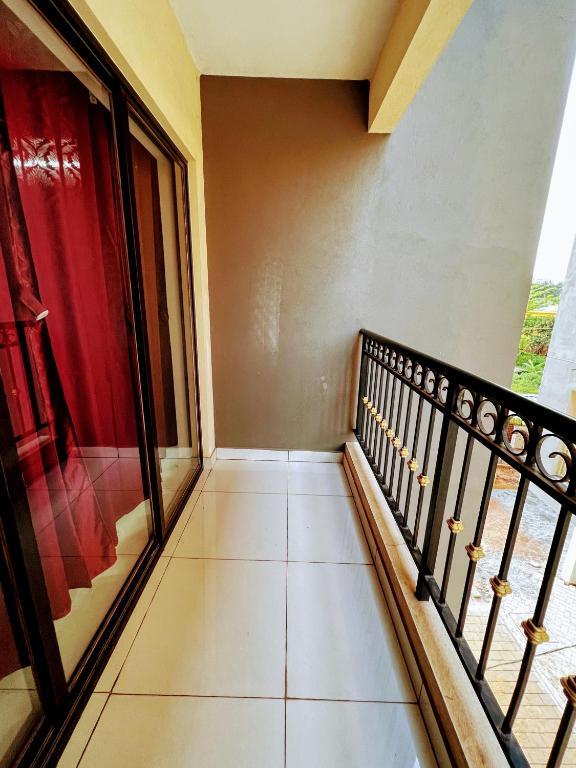 Serene 2bhk Condo Surrounded with Greenery. — фото 3