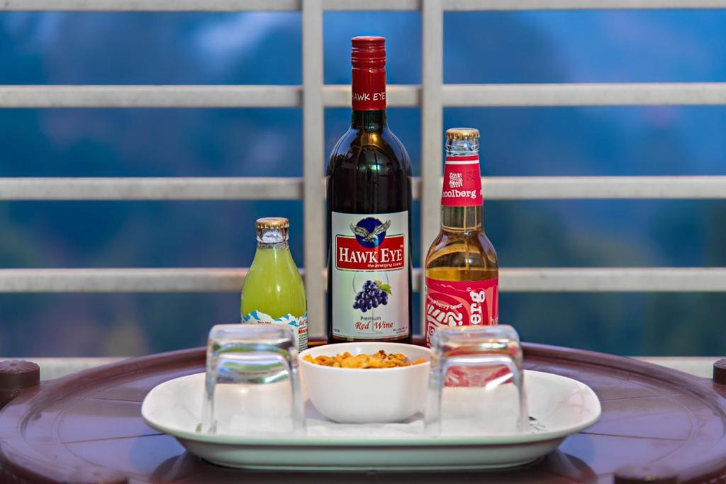 Дхарампур: 3 BHK Serviced Apartment Toy Train Lawn Kasauli