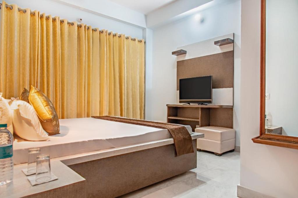 Дхарампур: 3 BHK Serviced Apartment Toy Train Lawn Kasauli