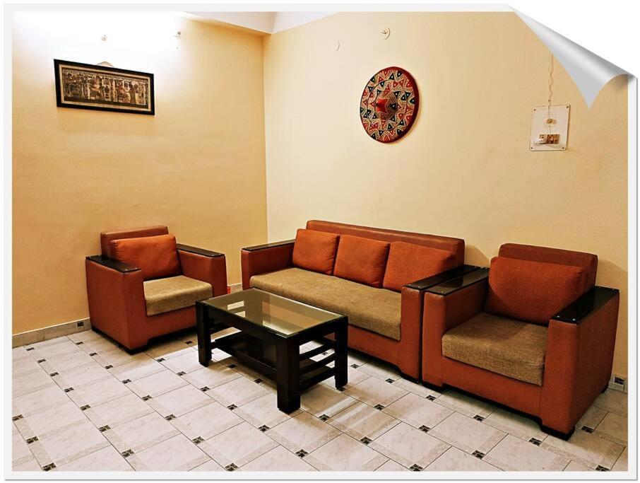 Гувахати: Non-AC Single Room on rent at KL Villa