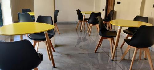 Индаур: Stay10 Studio Apartments