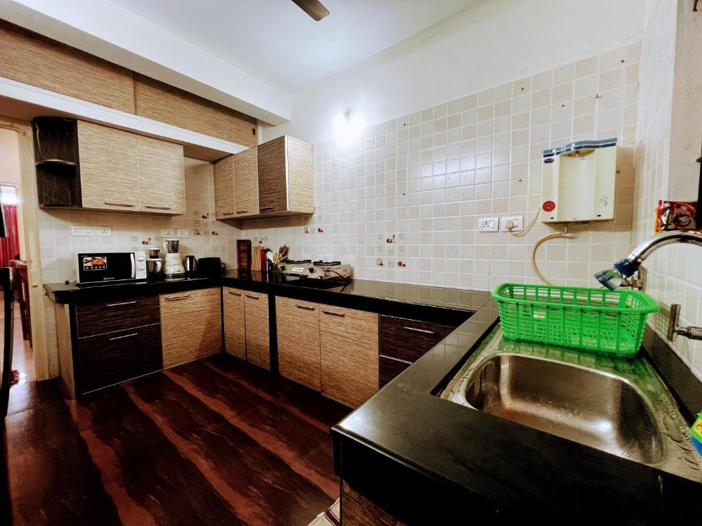 Delightful 2bhk with Private Veranda in the City. — фото 6