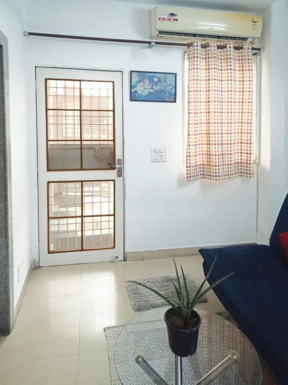 Большая Нойда: House 44 1BHK