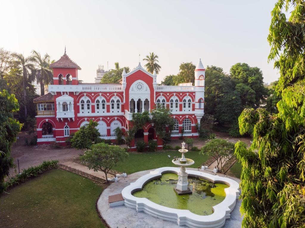 Вадодара: Madhav Bagh - Royal Heritage Stay