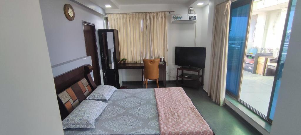 Гандхинагар: Lovely AC Condo with Terrace View