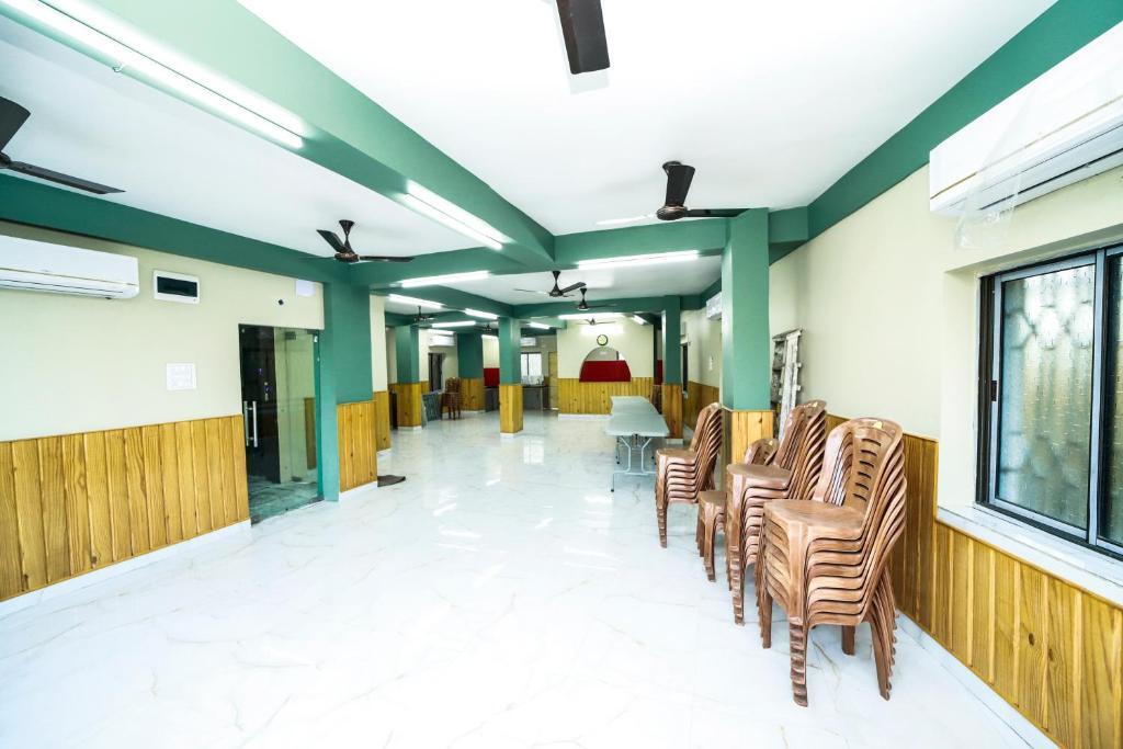 Барасат: Rishika AC Banquet And Guest House