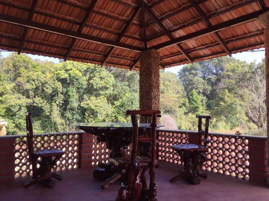 Sakleshpur: Vamoose Stream Edge