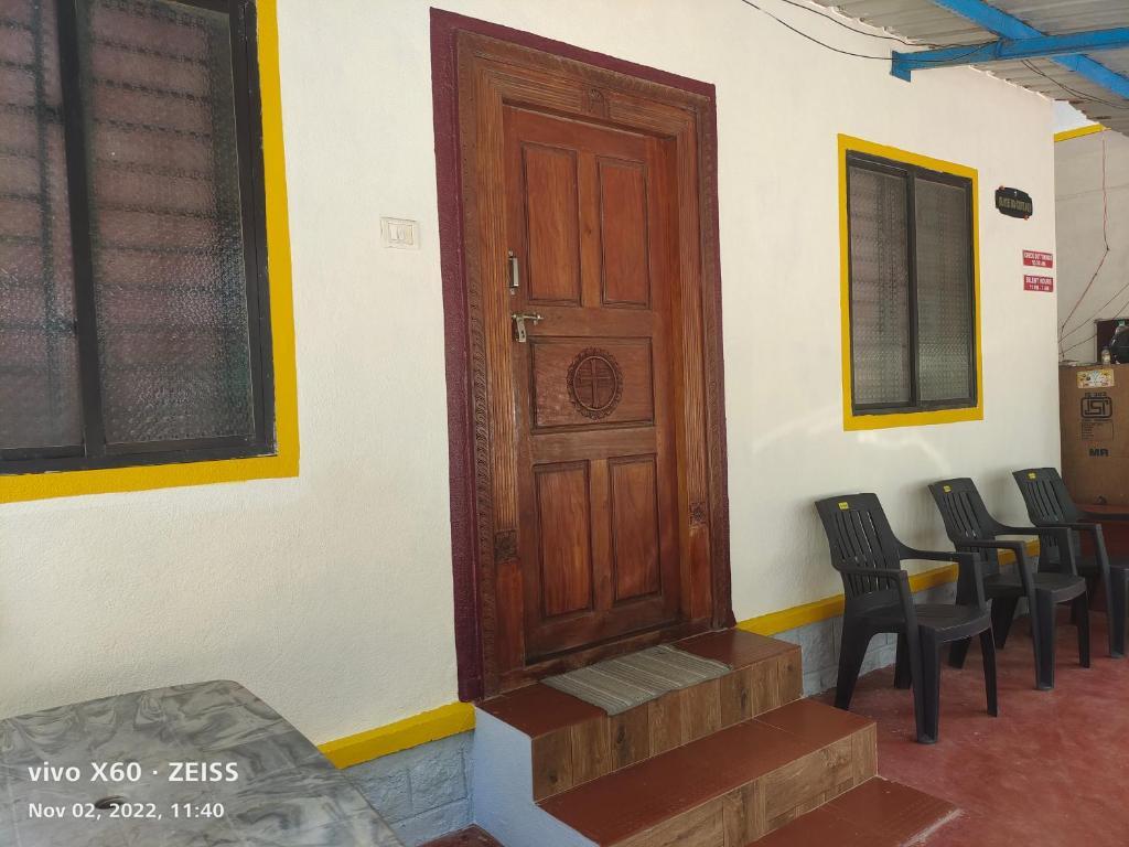 Малпе: HisGrace BEACH COTTAGES - Private Beach