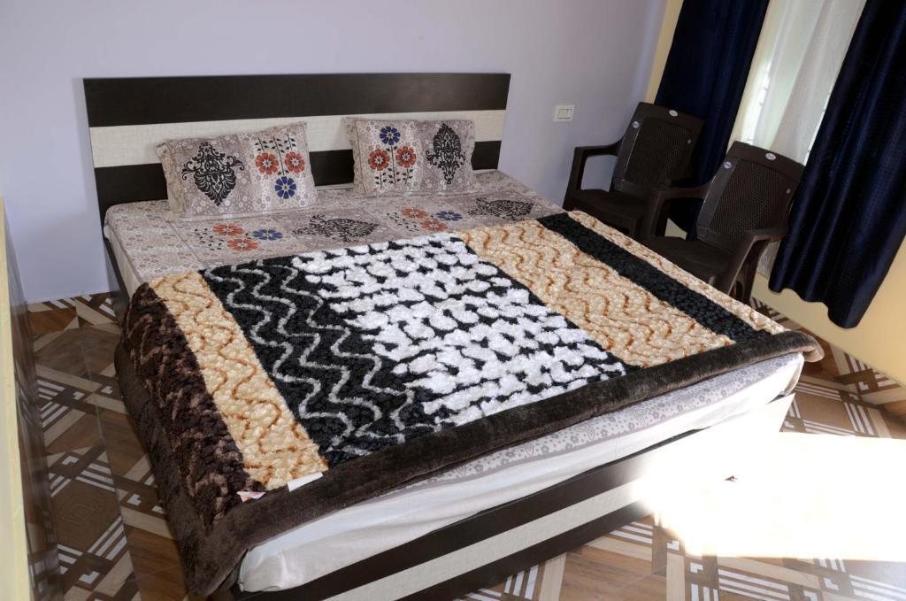 Альмора: Rajveer Guest House