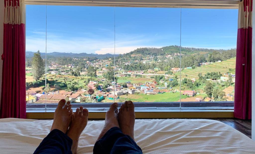 Ути: Sunset Valley Holiday Inn