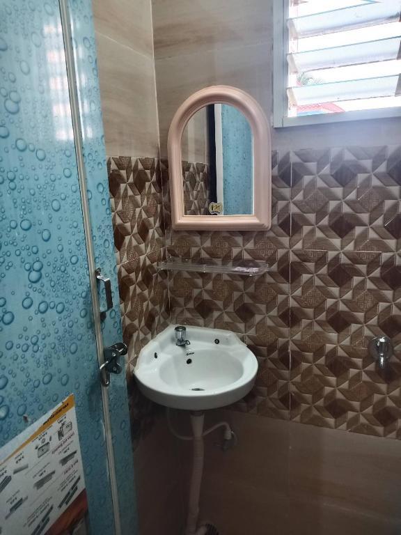Бхубанешвар: Shine Inn 2 by OYO Rooms