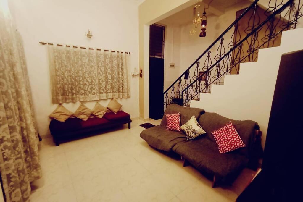 Лонавала: Ivy Garden View, 2 BHK Private House, Lonavala