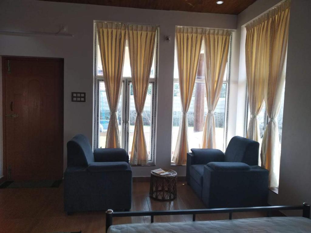 Пудучерри: Waves Beach House