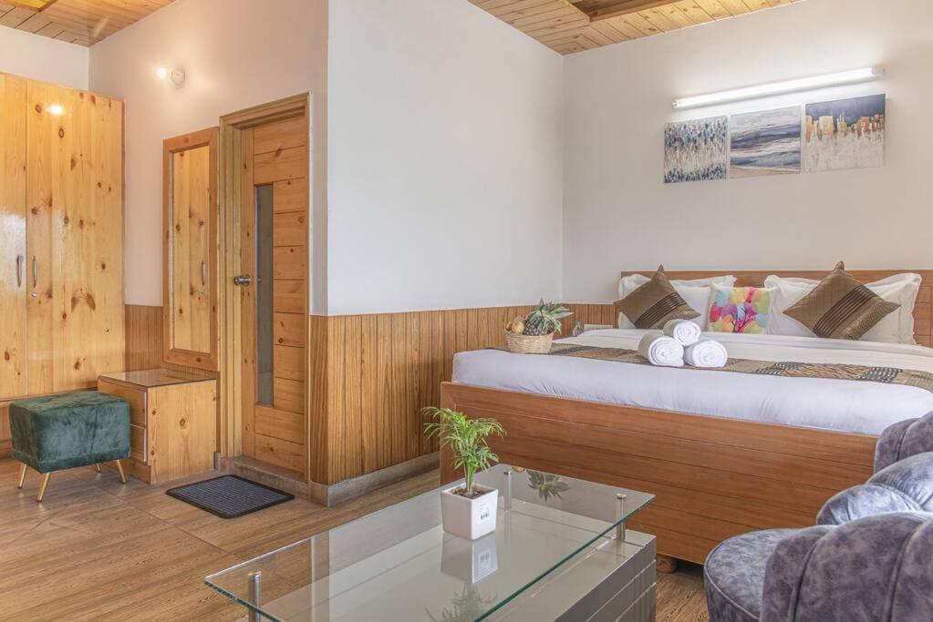 Дхарампур: The Croft Kasauli Luxury 4 Bedroom