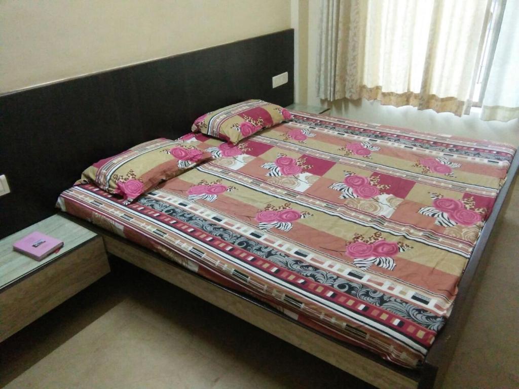 Лонавала: Gurukrupa 3 bhk Bunglow WITH PVT POOL Lonavala , Tungarli , Best location , Hill top