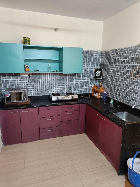 Лонавала: Gurukrupa 3 bhk Bunglow WITH PVT POOL Lonavala , Tungarli , Best location , Hill top