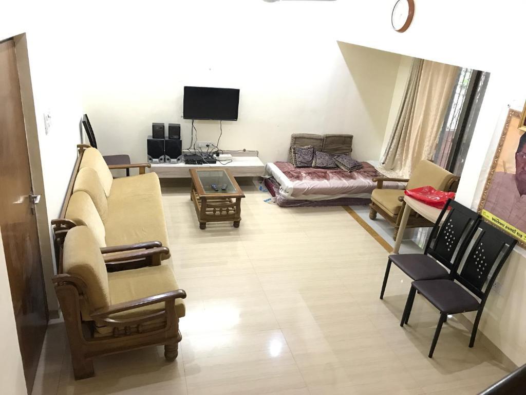Лонавала: Gurukrupa 3 bhk Bunglow WITH PVT POOL Lonavala , Tungarli , Best location , Hill top