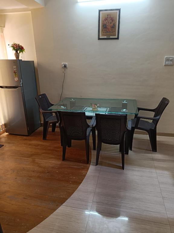 Лонавала: Gurukrupa 3 bhk Bunglow WITH PVT POOL Lonavala , Tungarli , Best location , Hill top