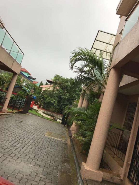 Лонавала: Gurukrupa 3 bhk Bunglow WITH PVT POOL Lonavala , Tungarli , Best location , Hill top