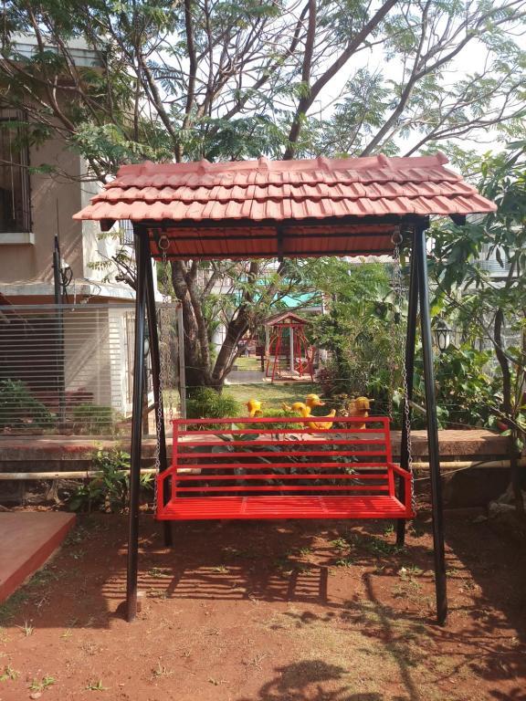 Лонавала: Gurukrupa 3 bhk Bunglow WITH PVT POOL Lonavala , Tungarli , Best location , Hill top