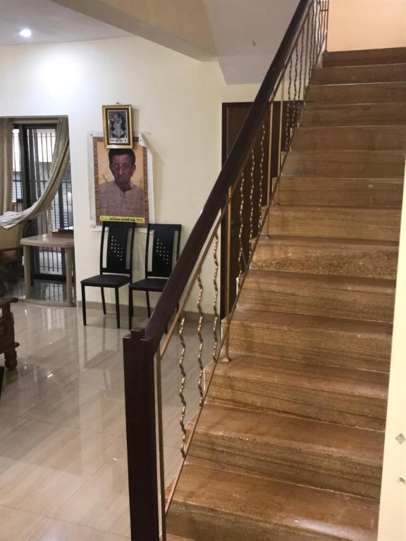Лонавала: Gurukrupa 3 bhk Bunglow WITH PVT POOL Lonavala , Tungarli , Best location , Hill top