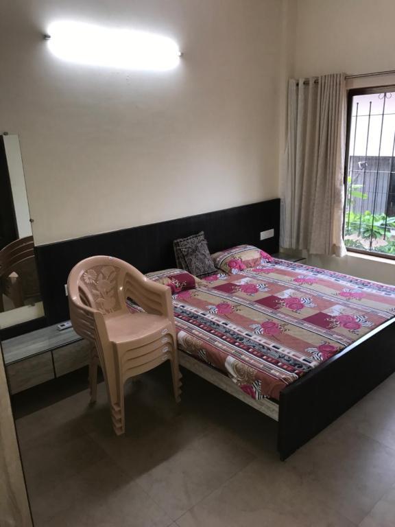 Лонавала: Gurukrupa 3 bhk Bunglow WITH PVT POOL Lonavala , Tungarli , Best location , Hill top